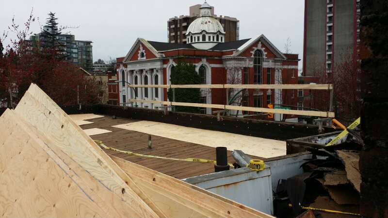 new flat roof during construction
