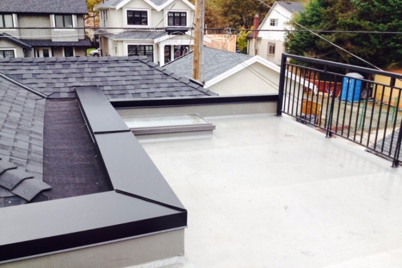 Metal roof edge cladding